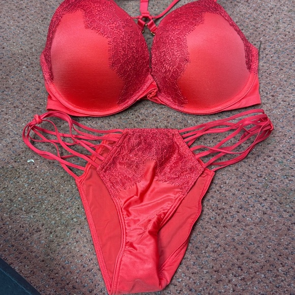 Victoria secrets bra set - Picture 2 of 6